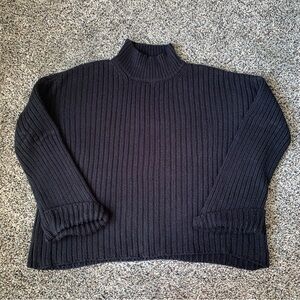 black, chunky cropped ribbed turtleneck sweater with cuffed sleeves Size M/L